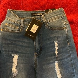 BRAND NEW FASHION NOVA “Say yes to Distress jeans”